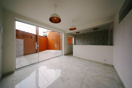 Casa para alugar com 50m², 1 quarto e sem vaga Casa para alugar com 50m², 1 quarto e sem vagaSala