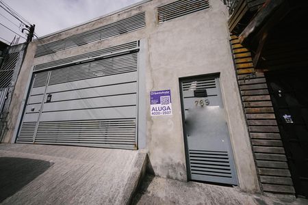 Casa para alugar com 50m², 1 quarto e sem vaga Casa para alugar com 50m², 1 quarto e sem vagaFachada