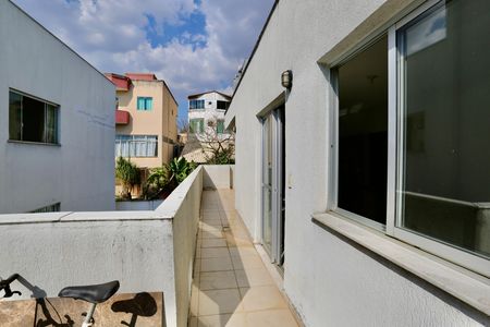 Terraço de apartamento à venda com 3 quartos, 77m² em Europa, Contagem