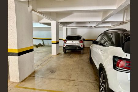 Garagem de apartamento à venda com 3 quartos, 77m² em Europa, Contagem