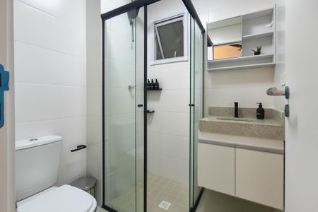 Banheiro da Suíte  de apartamento para alugar com 1 quarto, 54m² em Real, Praia Grande