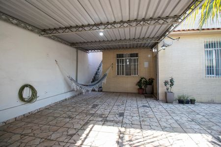 Garagem de casa à venda com 3 quartos, 215m² em Penha Circular, Rio de Janeiro