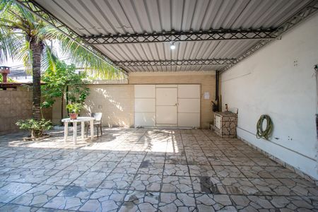 Garagem de casa à venda com 3 quartos, 215m² em Penha Circular, Rio de Janeiro