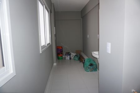 Lavanderia de apartamento para alugar com 3 quartos, 125m² em Jardim dos Oliveiras, Embu das Artes