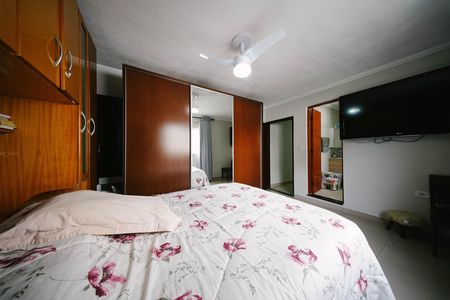 Casa para alugar com 75m², 2 quartos e 2 vagas Casa para alugar com 75m², 2 quartos e 2 vagasSuíte