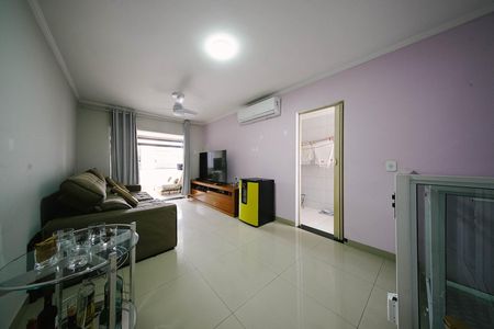 Casa para alugar com 75m², 2 quartos e 2 vagas Casa para alugar com 75m², 2 quartos e 2 vagasSala