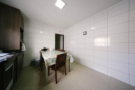 Casa para alugar com 75m², 2 quartos e 2 vagas Casa para alugar com 75m², 2 quartos e 2 vagasCozinha