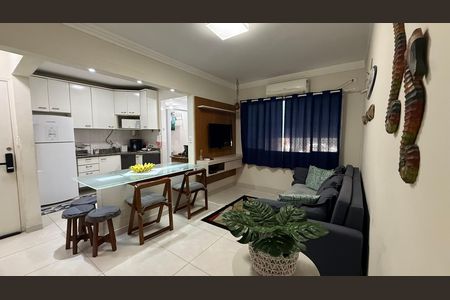 Sala de apartamento para alugar com 2 quartos, 60m² em Jardim Las Palmas, Guarujá