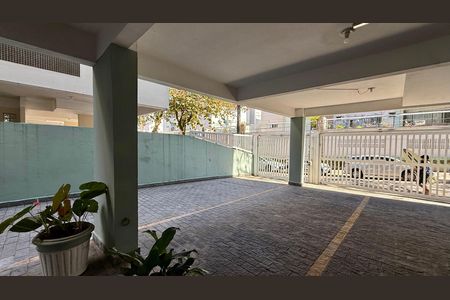Garagem de apartamento para alugar com 2 quartos, 60m² em Jardim Las Palmas, Guarujá