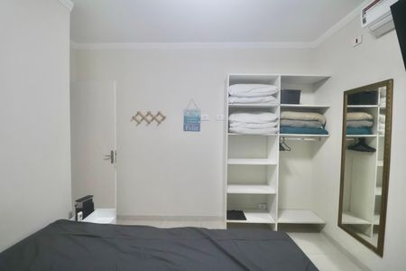 Quarto de apartamento para alugar com 2 quartos, 60m² em Jardim Las Palmas, Guarujá