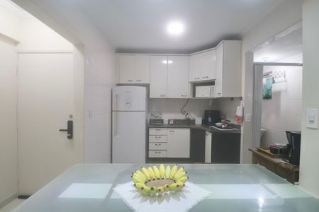 Apartamento para alugar com 2 quartos, 60m² em Jardim Las Palmas, Guarujá