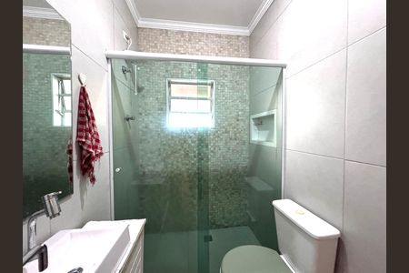 Banheiro de casa para alugar com 2 quartos, 76m² em Bandeiras, Osasco