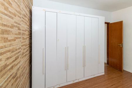Casa para alugar com 80m², 4 quartos e sem vagaQuarto 3 - Armários