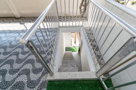 Casa para alugar com 80m², 4 quartos e sem vagaTerraço - Escada de acesso
