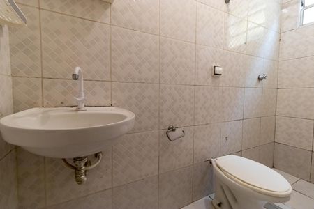 Casa para alugar com 45m², 1 quarto e sem vaga Casa para alugar com 45m², 1 quarto e sem vagaBanheiro social