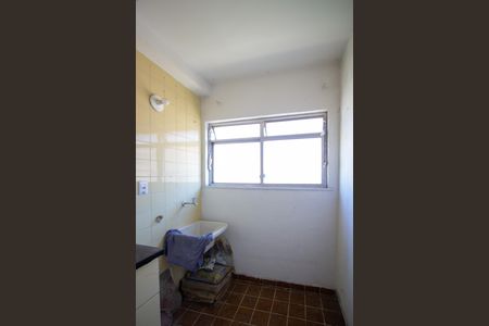 Área de Serviço de apartamento para alugar com 2 quartos, 72m² em Colubandê, São Gonçalo