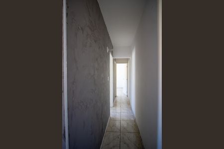 Corredor de apartamento para alugar com 2 quartos, 72m² em Colubandê, São Gonçalo
