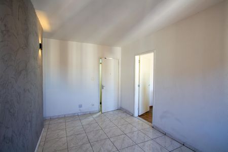 Apartamento para alugar com 72m², 2 quartos e 1 vagaSala