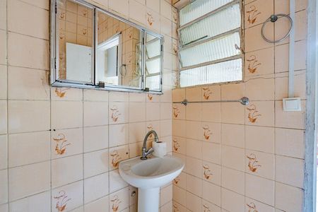 Banheiro de casa para alugar com 1 quarto, 60m² em Vila Brasilina, São Paulo