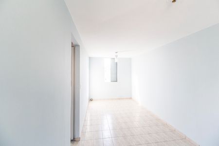 Sala  de casa para alugar com 2 quartos, 50m² em Conjunto Habitacional Presidente Castelo Branco, Carapicuíba