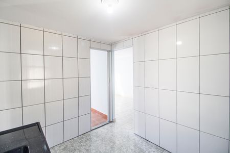 Cozinha de casa para alugar com 2 quartos, 50m² em Conjunto Habitacional Presidente Castelo Branco, Carapicuíba