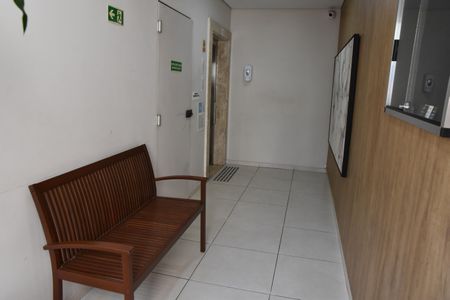 Hall de entrada de apartamento para alugar com 2 quartos, 70m² em Jardim Lacerda, Jundiaí