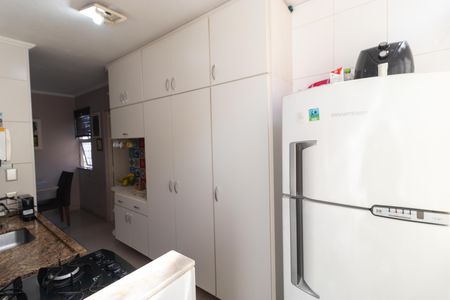 Cozinha de apartamento à venda com 2 quartos, 56m² em Conjunto Residencial Parque Bandeirantes, Campinas