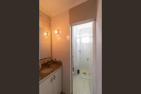 Banheiro de apartamento à venda com 2 quartos, 56m² em Conjunto Residencial Parque Bandeirantes, Campinas