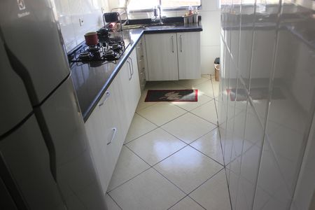 Cozinha  de apartamento à venda com 1 quarto, 45m² em Jardim Dourado, Guarulhos