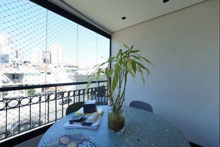Apartamento para alugar com 81m², 3 quartos e 3 vagasVaranda