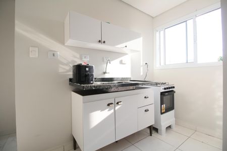 Cozinha de apartamento para alugar com 2 quartos, 40m² em Jardim Kuabara, Taboão da Serra