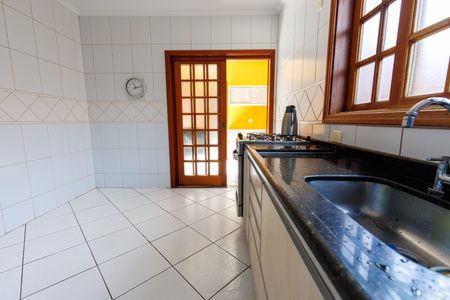 Casa para alugar com 173m², 4 quartos e 2 vagas Casa para alugar com 173m², 4 quartos e 2 vagasCozinha