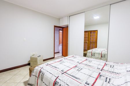 Casa para alugar com 173m², 4 quartos e 2 vagas Casa para alugar com 173m², 4 quartos e 2 vagassuite