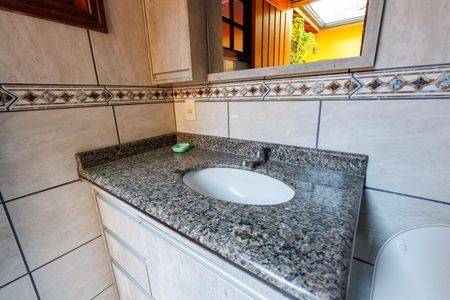 Casa para alugar com 173m², 4 quartos e 2 vagas Casa para alugar com 173m², 4 quartos e 2 vagasBanheiro Corredor