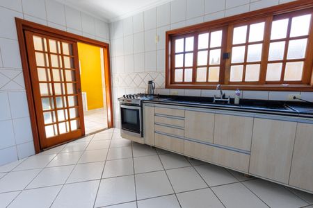 Casa para alugar com 173m², 4 quartos e 2 vagas Casa para alugar com 173m², 4 quartos e 2 vagasCozinha
