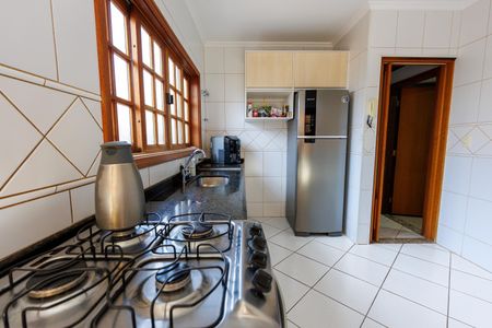 Casa para alugar com 173m², 4 quartos e 2 vagas Casa para alugar com 173m², 4 quartos e 2 vagasCozinha