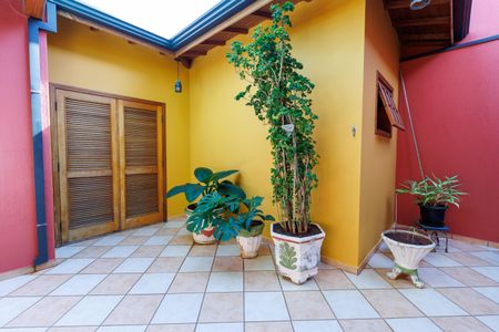 Casa para alugar com 173m², 4 quartos e 2 vagas Casa para alugar com 173m², 4 quartos e 2 vagasQuintal
