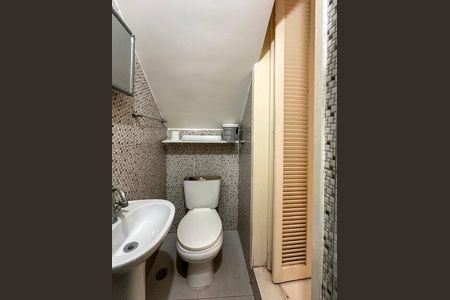 Banheiro de casa de condomínio para alugar com 1 quarto, 35m² em Sacoma, São Paulo