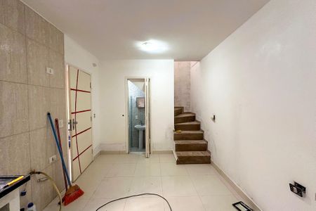 Cozinha de casa de condomínio para alugar com 1 quarto, 35m² em Sacoma, São Paulo