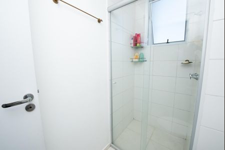 Banheiro de apartamento à venda com 2 quartos, 48m² em Novo Riacho, Contagem