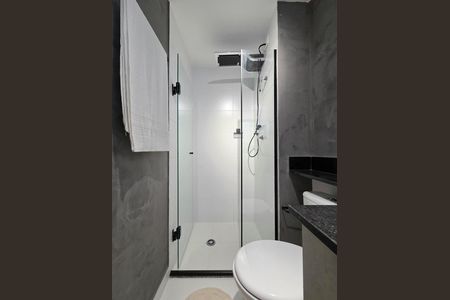 Banheiro da Suíte de apartamento para alugar com 1 quarto, 24m² em Vila Nova Conceição, São Paulo