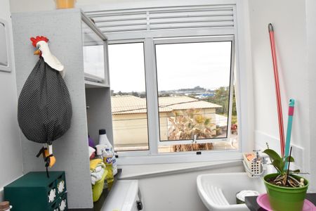 area de serviço - janela vista de apartamento à venda com 2 quartos, 57m² em Jardim das Tulipas, Jundiaí