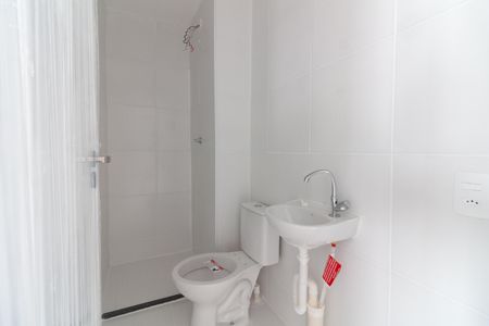 Banheiro de apartamento para alugar com 2 quartos, 30m² em Jaguaré, São Paulo