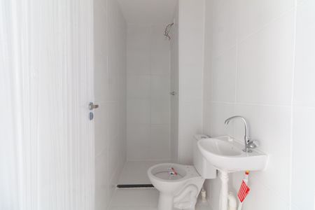 Banheiro de apartamento para alugar com 2 quartos, 30m² em Jaguaré, São Paulo