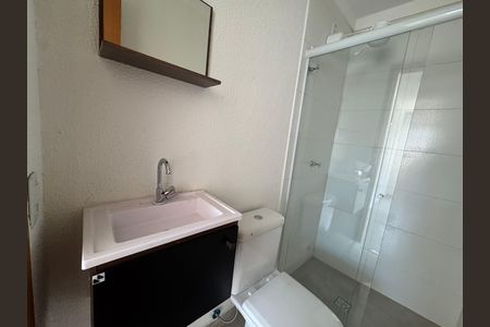 Banheiro de kitnet/studio para alugar com 1 quarto, 25m² em Centro, Osasco