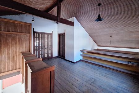 Casa de condomínio à venda com 550m², 4 quartos e 3 vagas Casa de condomínio à venda com 550m², 4 quartos e 3 vagasMezanino da Suíte 1