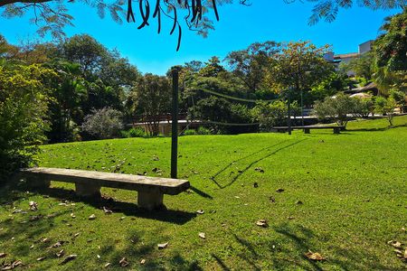 Casa de condomínio à venda com 550m², 4 quartos e 3 vagas Casa de condomínio à venda com 550m², 4 quartos e 3 vagasÁrea comum