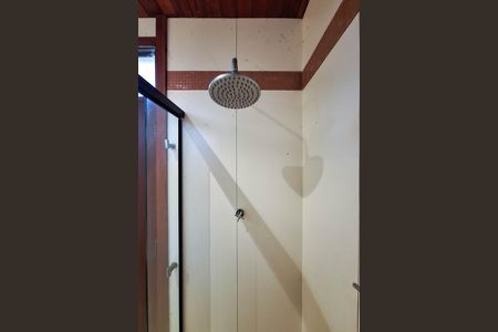 Casa de condomínio à venda com 550m², 4 quartos e 3 vagas Casa de condomínio à venda com 550m², 4 quartos e 3 vagasBanheiro 2