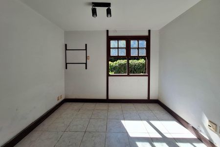 Casa de condomínio à venda com 550m², 4 quartos e 3 vagas Casa de condomínio à venda com 550m², 4 quartos e 3 vagasSuíte 2