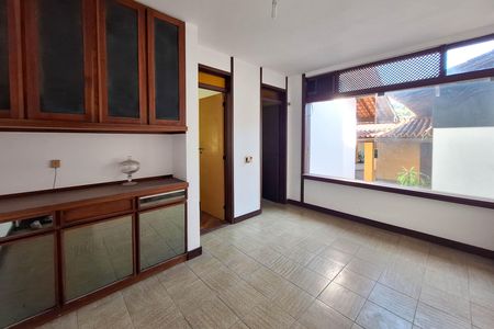Casa de condomínio à venda com 550m², 4 quartos e 3 vagas Casa de condomínio à venda com 550m², 4 quartos e 3 vagasCopa